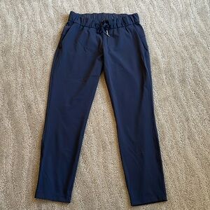 Lululemon on the fly 7/8 drawstring black trouser pant